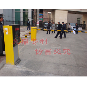 深圳道閘廠家葉美平供應(yīng)一卡通停車(chē)場(chǎng)管理系統(tǒng)