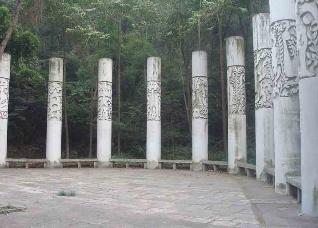 嘉祥恒銳石雕，十二生肖龍柱子