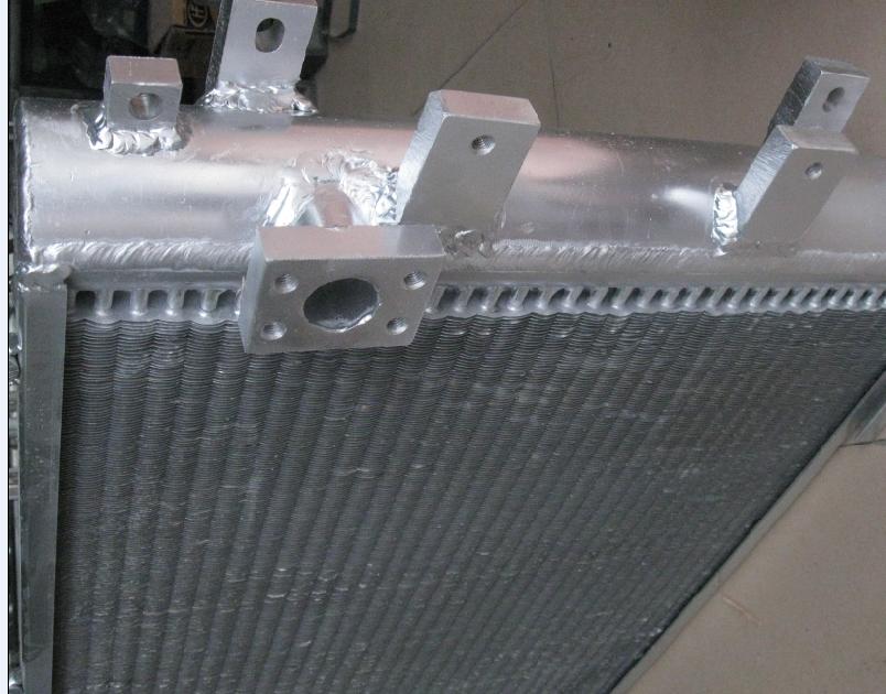 竹內(nèi)挖掘機(jī)液壓油散熱器