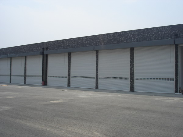 東城區(qū)安裝卷簾門廠房安裝工業(yè)門
