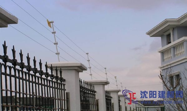 秦關(guān)電子圍欄安裝簡(jiǎn)單方便，防范周密安全