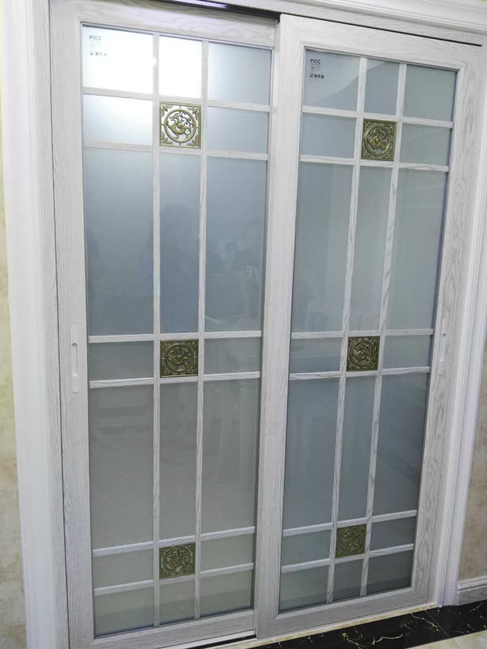 沈陽(yáng)名海門(mén)窗塑鋼推拉移門(mén)