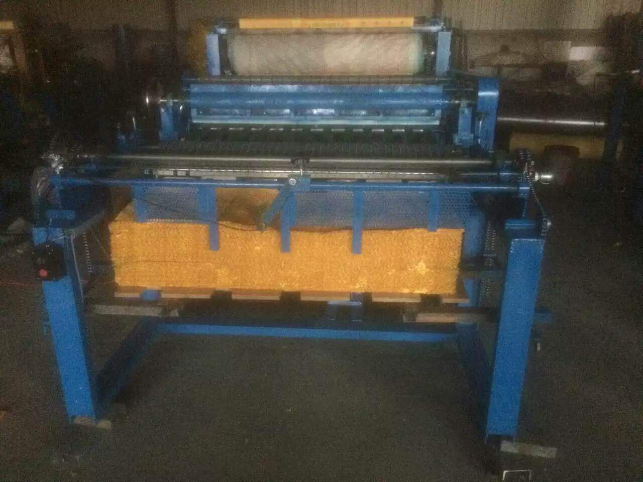 冥紙壓花印刷機(jī)，黃紙壓泡壓花機(jī)，大連設(shè)備印刷