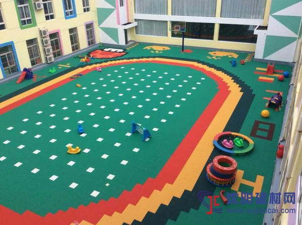 懸浮拼裝地板幼兒園室外防滑耐磨幼兒園安全地墊