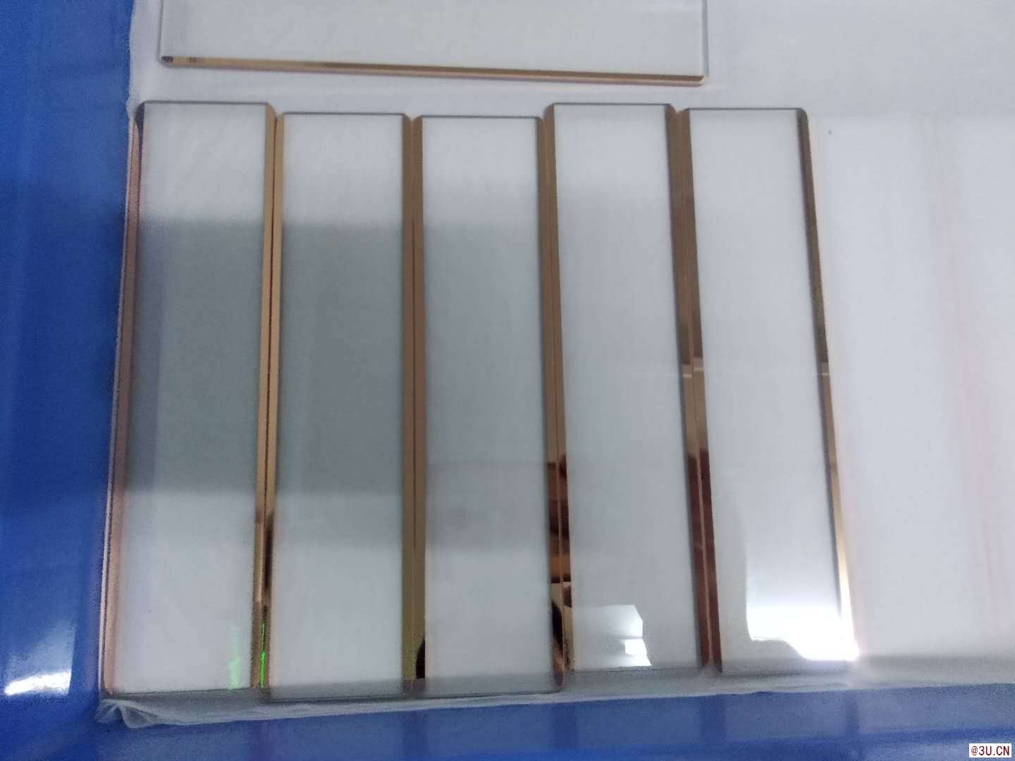 鍍銅/銀電極導(dǎo)電玻璃可鍍?cè)鐾改?>
                      
                  </a></td>
                  <td height=